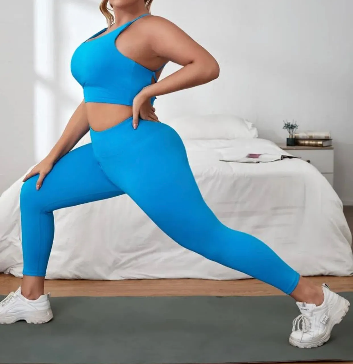Curve and plus cross cross back sports bra & scrunch butt leggings