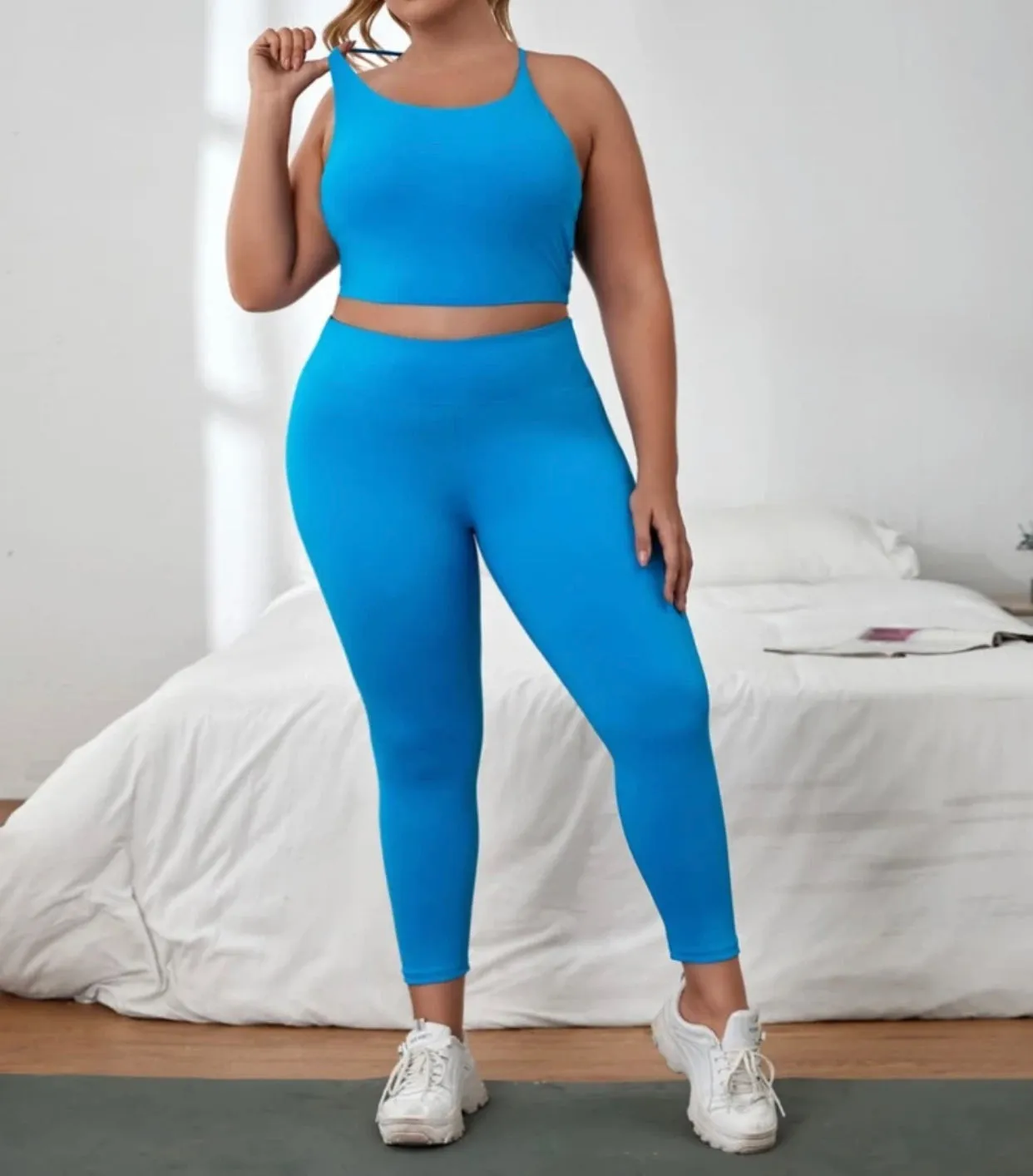 Curve and plus cross cross back sports bra & scrunch butt leggings