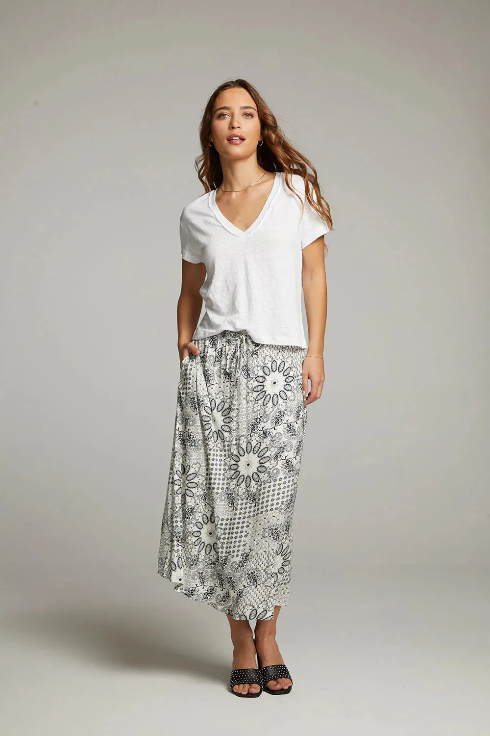 Linen V-Neck Tee