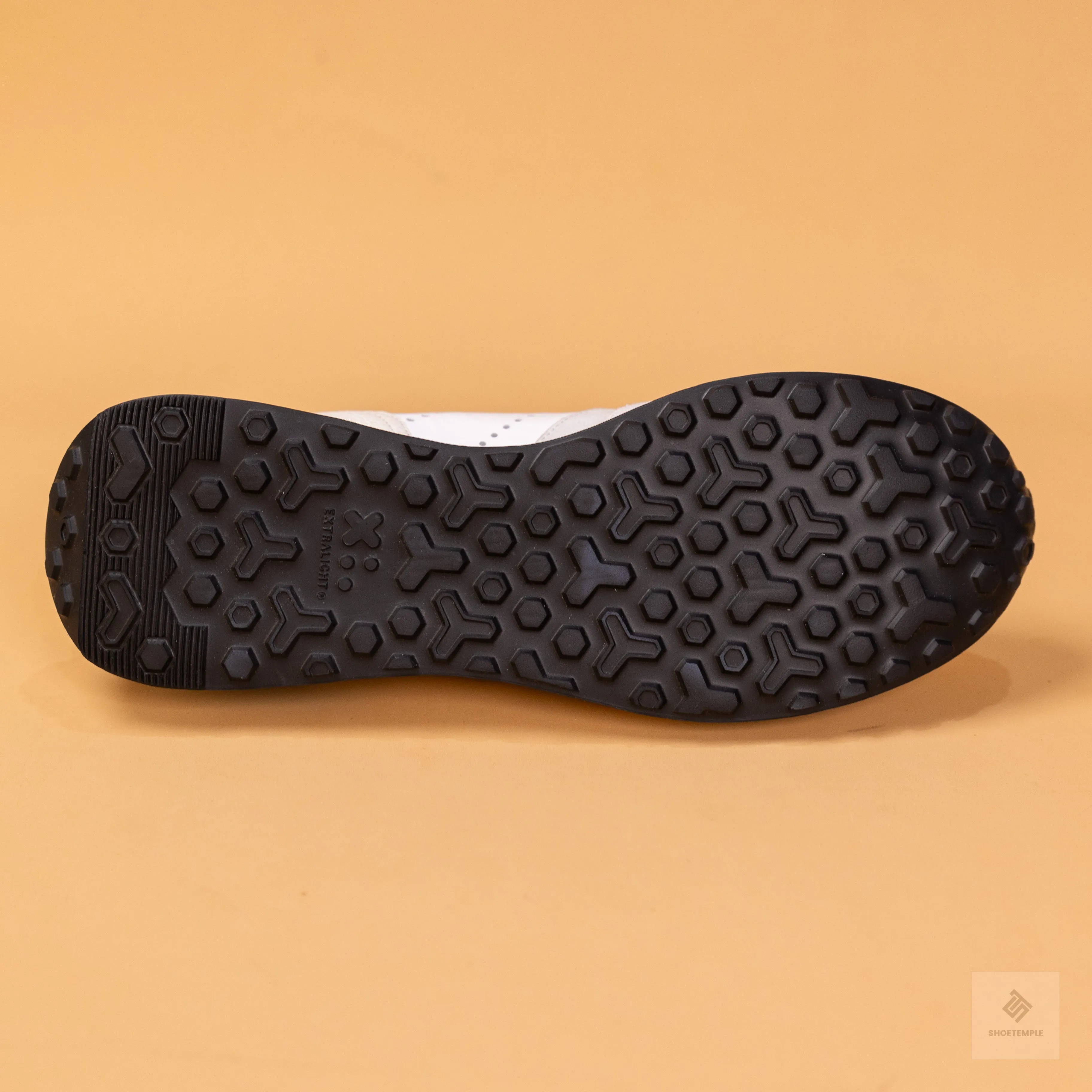 Magnani Sona Leather Sneaker